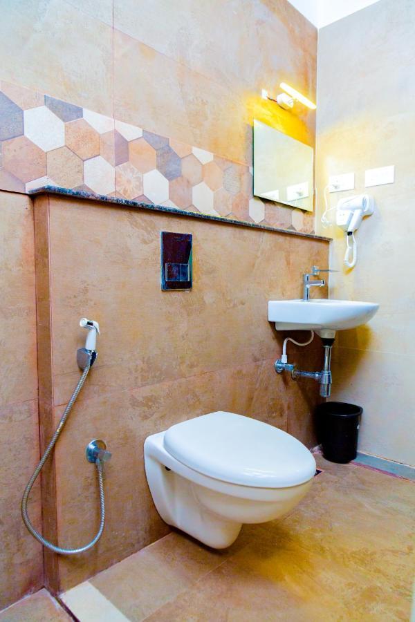 Laughing Waters Fine Stay Kuttalam  Exterior photo